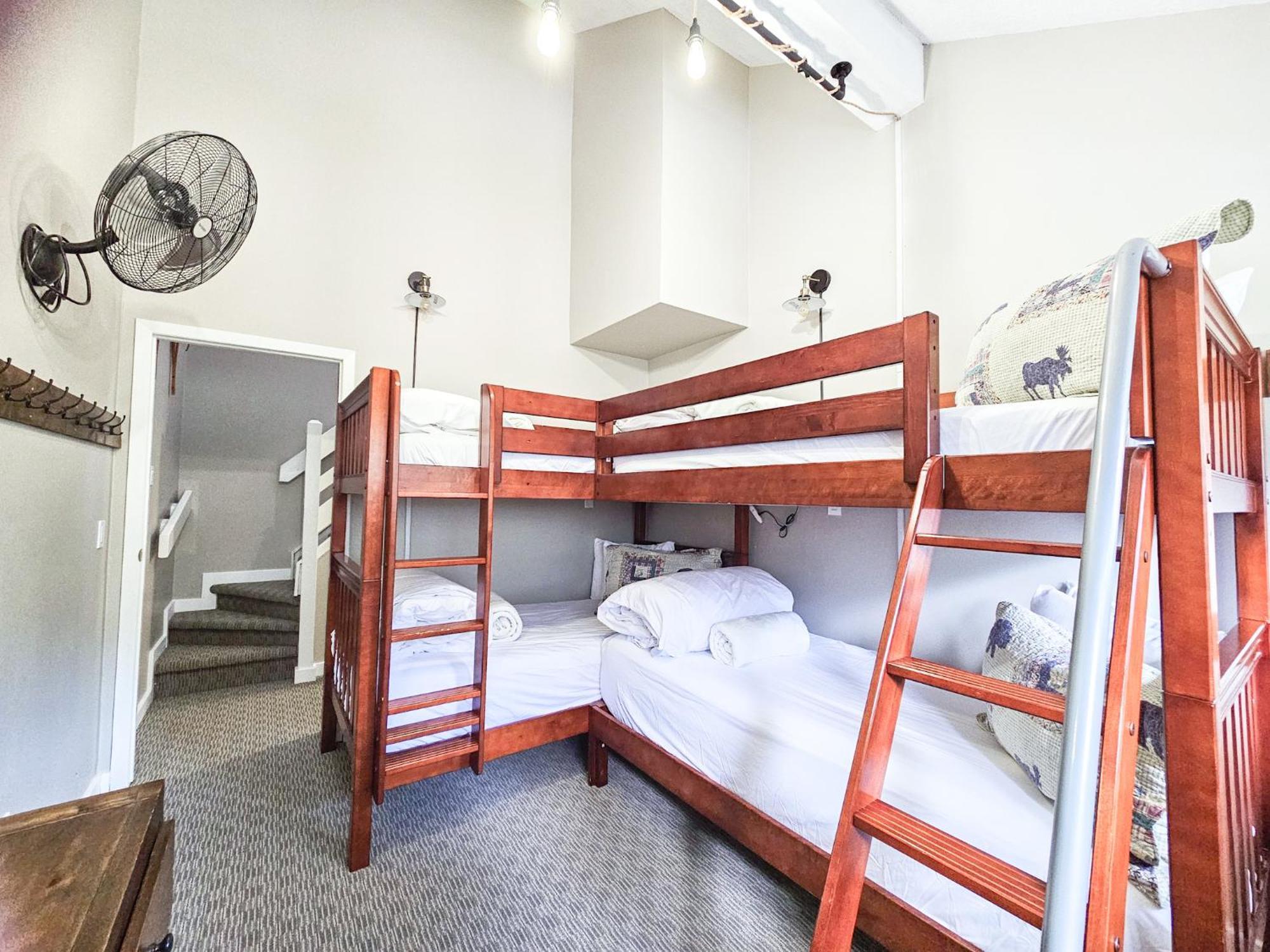 Horsethief Lodge By Stayin Panorama Ruang foto